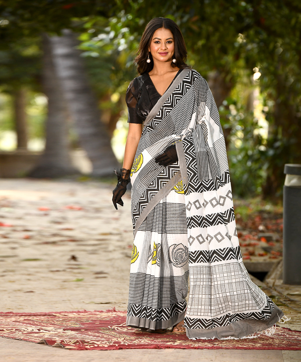 MEDLEY - Mosaic bloom black and white geometric print cotton saree with rose motifs and soft tassels